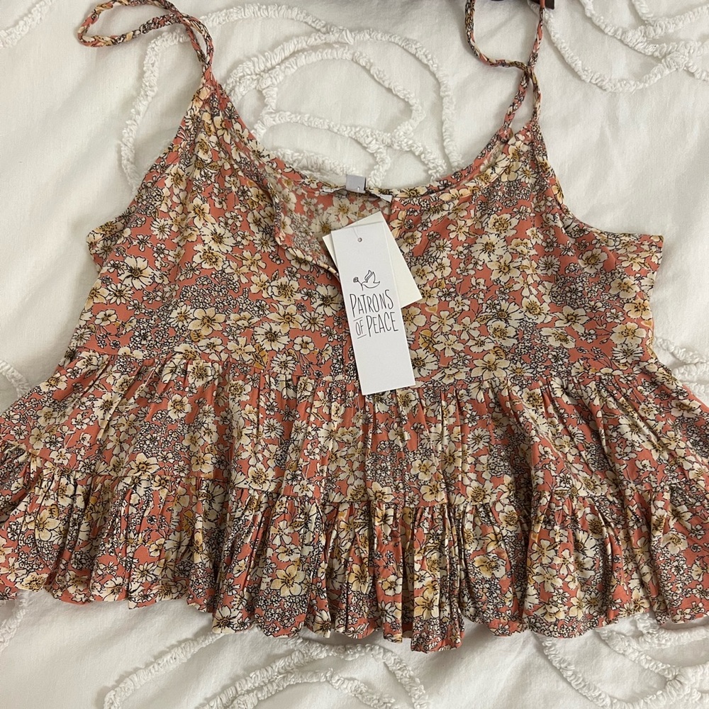 Floral cropped flowy tank top